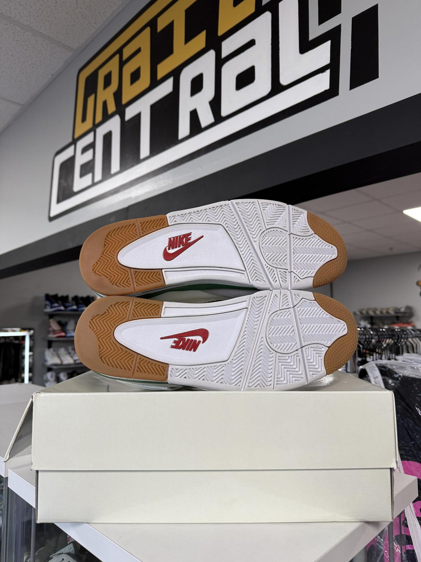 Jordan 4 x Nike SB "Pine Green" Used Size 14