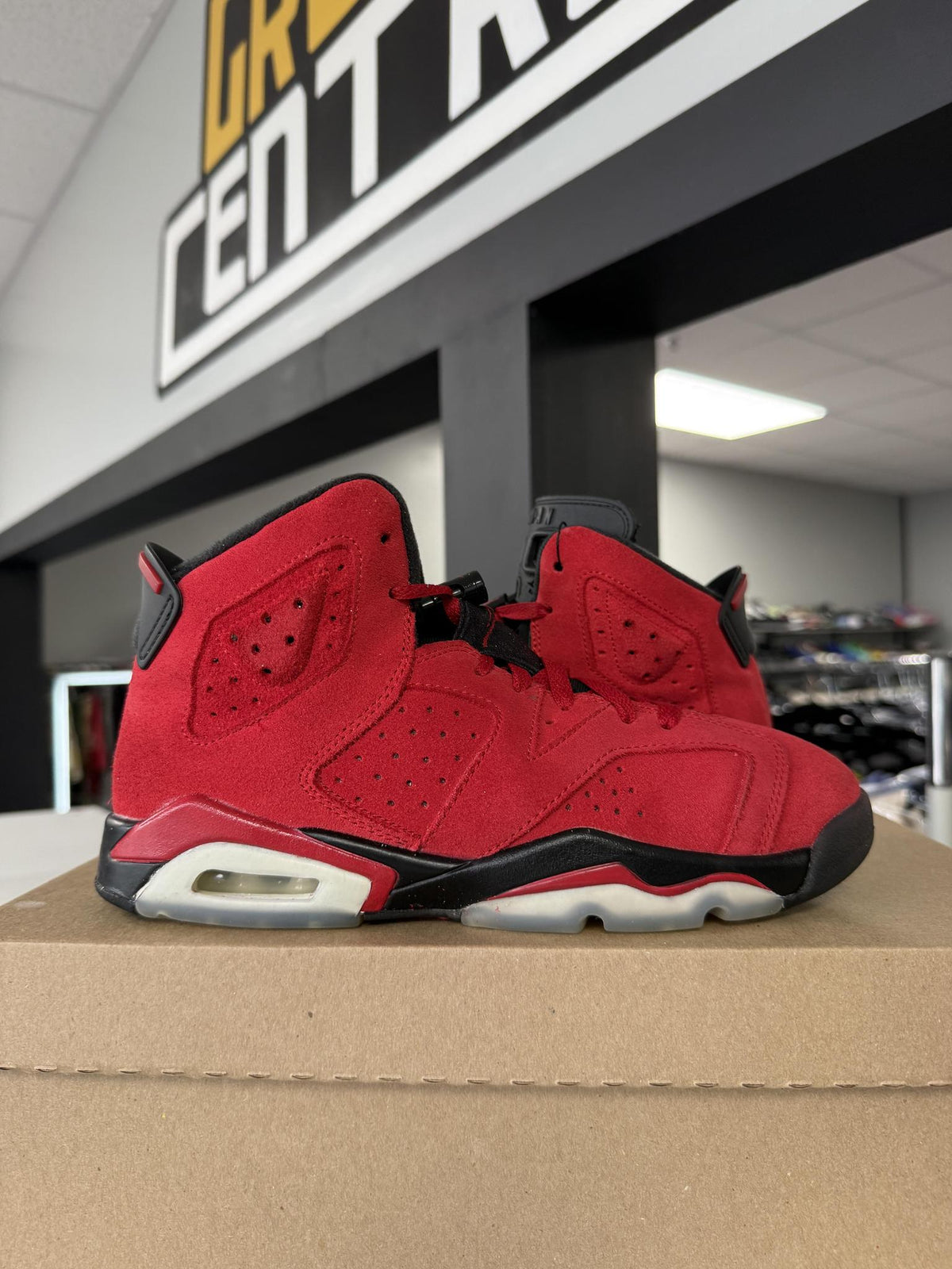 Jordan 6 "Toro" Used Size 6.5Y/8W