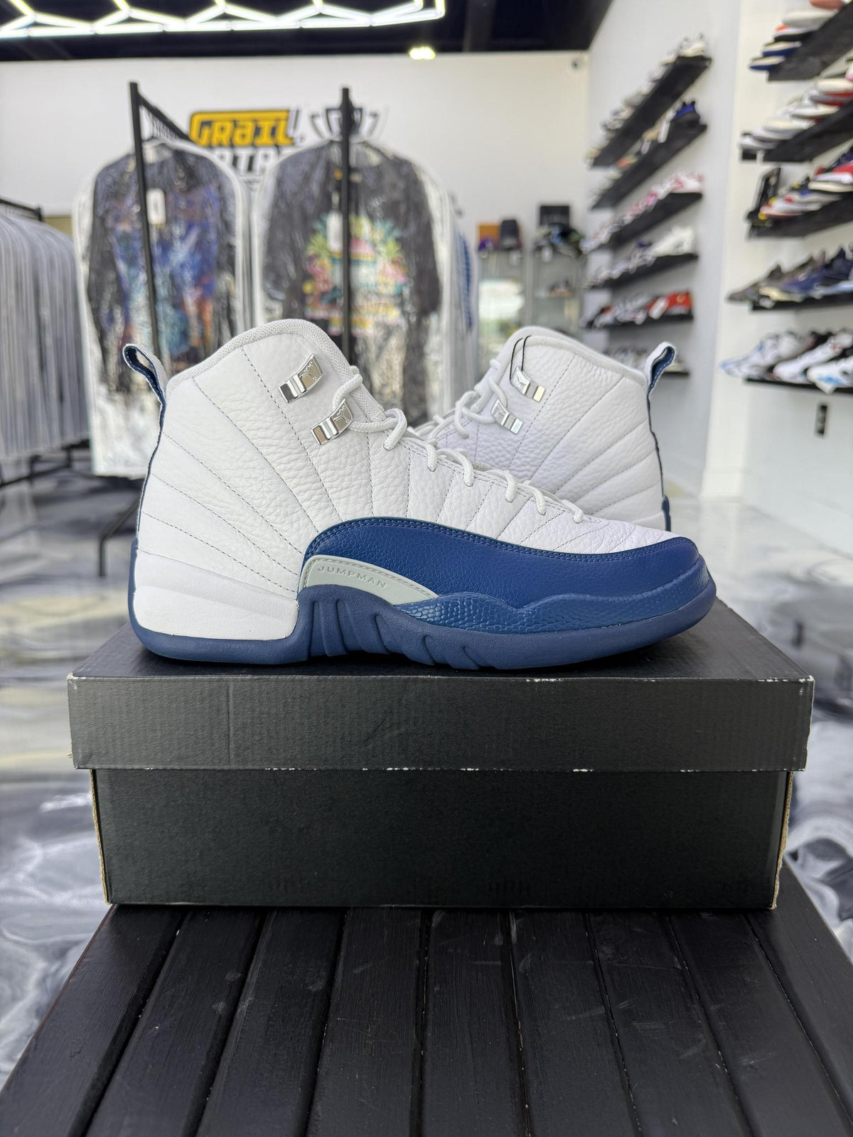 Jordan 12 "French Blue" Used Size 7Y/8.5W