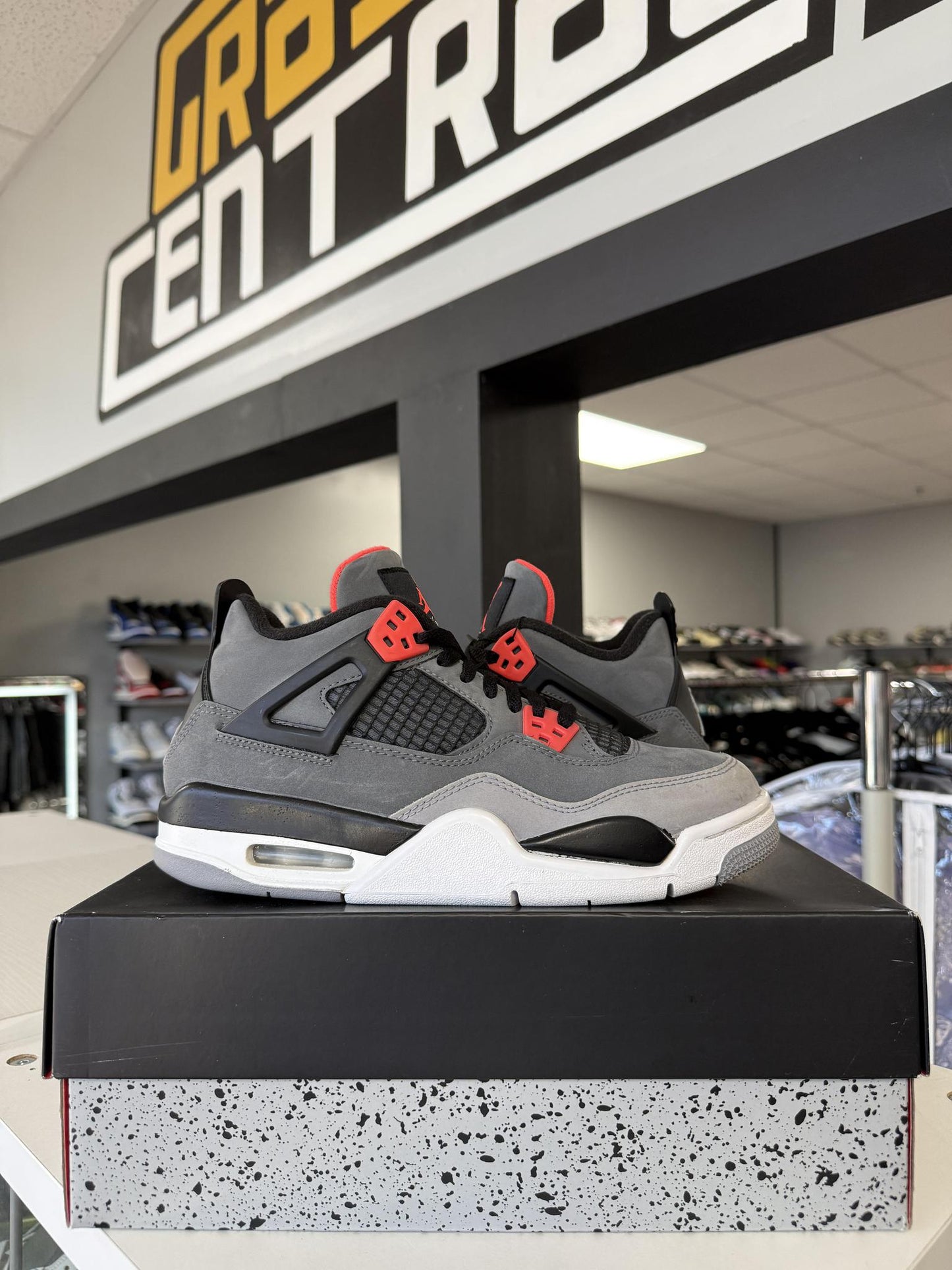 Jordan 4 "Infrared" Used Size 7Y/8.5W
