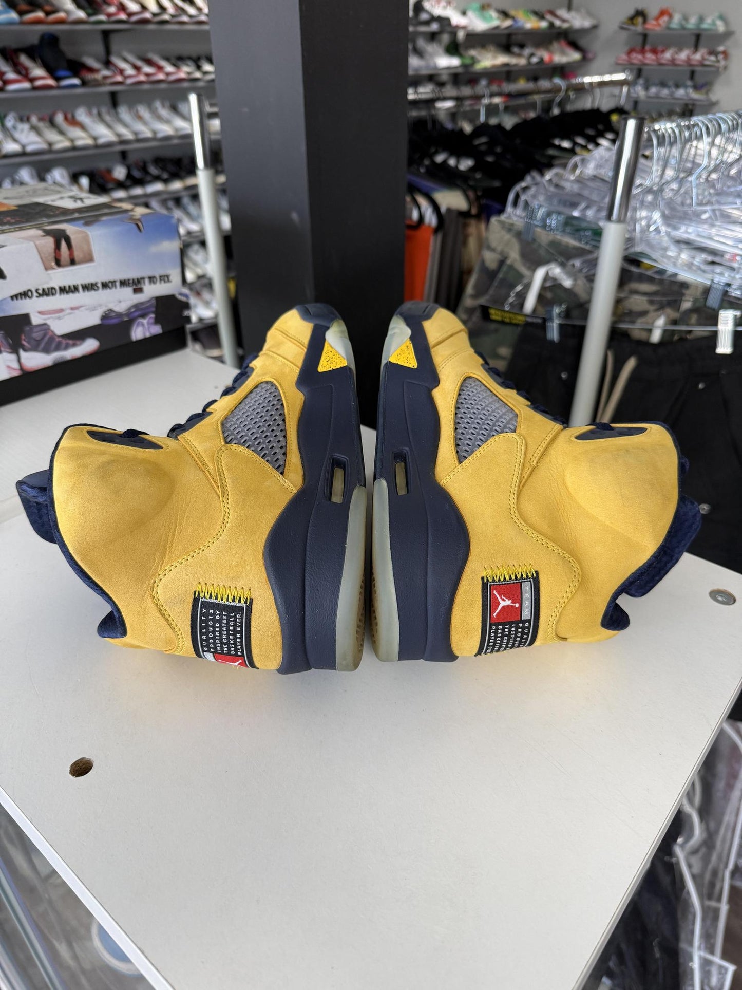 Jordan 5 "Michigan" Used Size 10