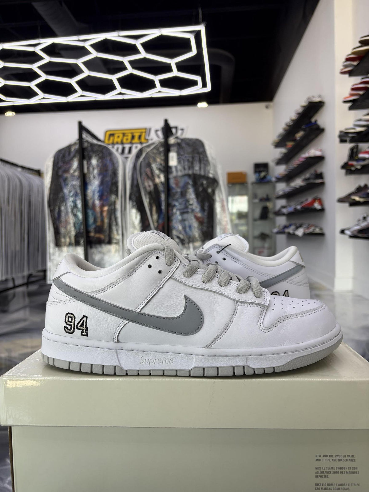 Nike SB Supreme "White Grey" Used Size 10.5