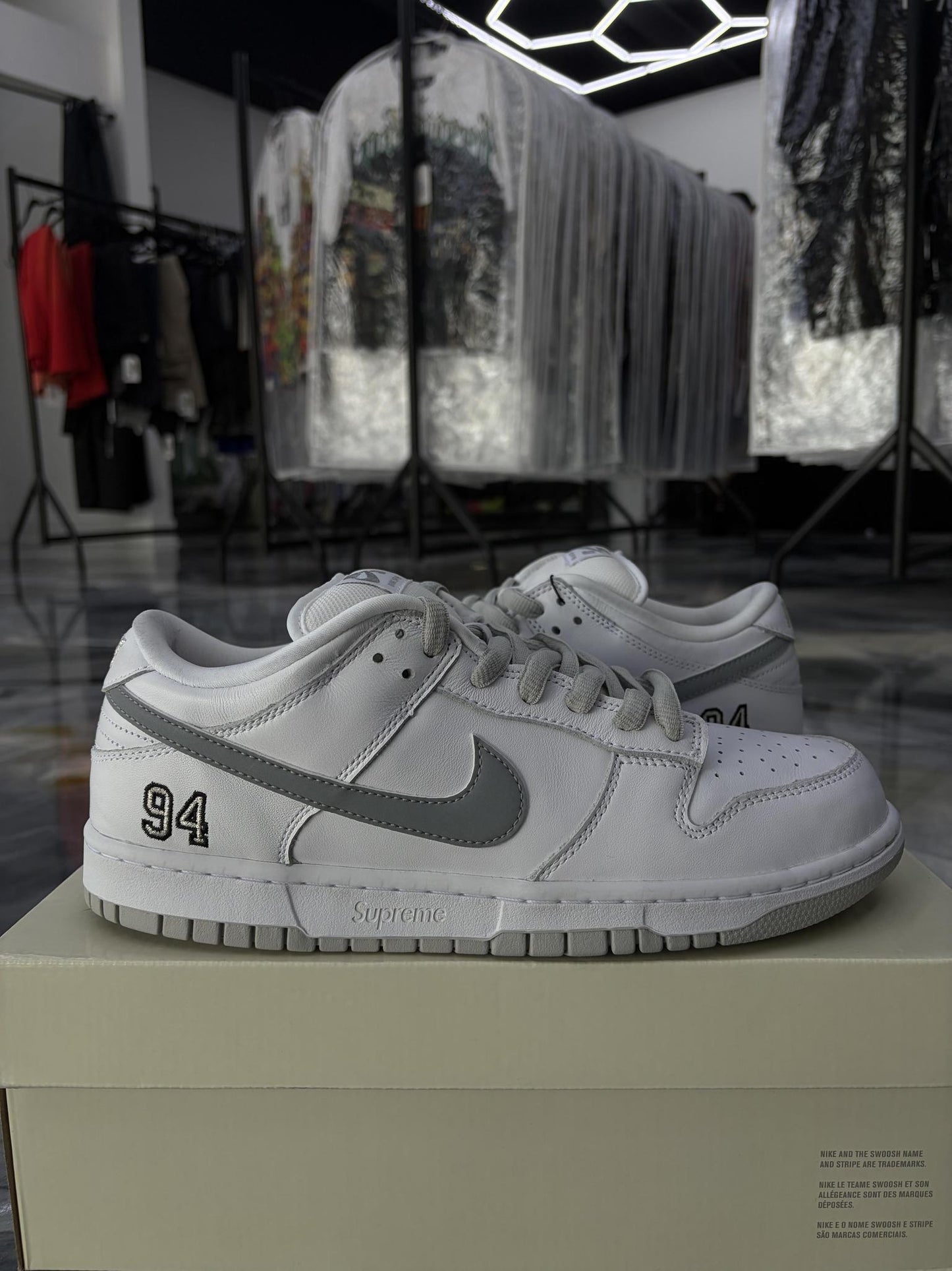 Nike SB Dunk Low X Supreme "White Grey" Used Size 10.5