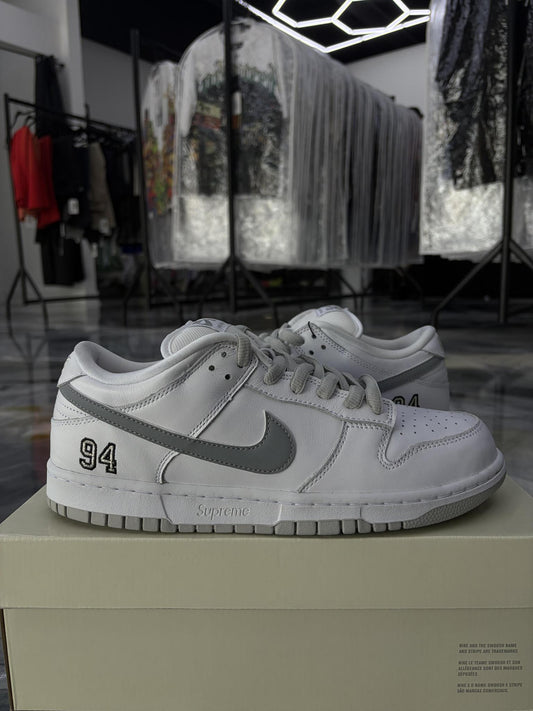 Nike SB Dunk Low X Supreme "White Grey" Used Size 10.5