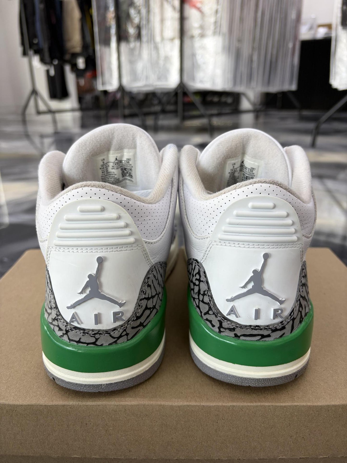 Jordan 3 "Lucky Green" Used Size 7.5