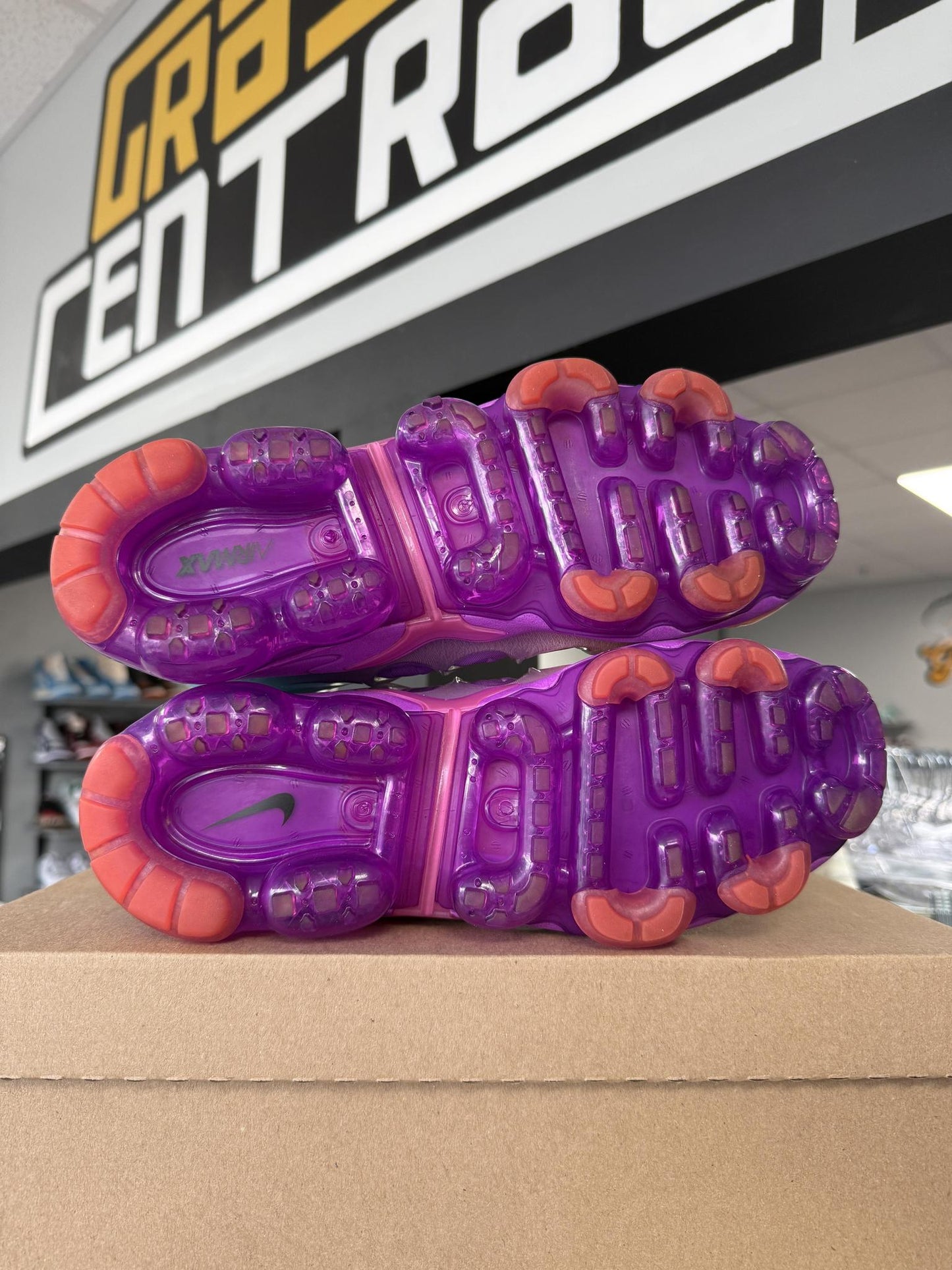 Nike Air VaporMax Plus "Fuchsia" Used Size 7.5