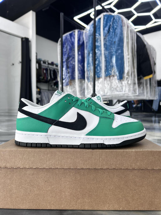 Nike Dunk Low "Lucky Green" Used Size 10.5