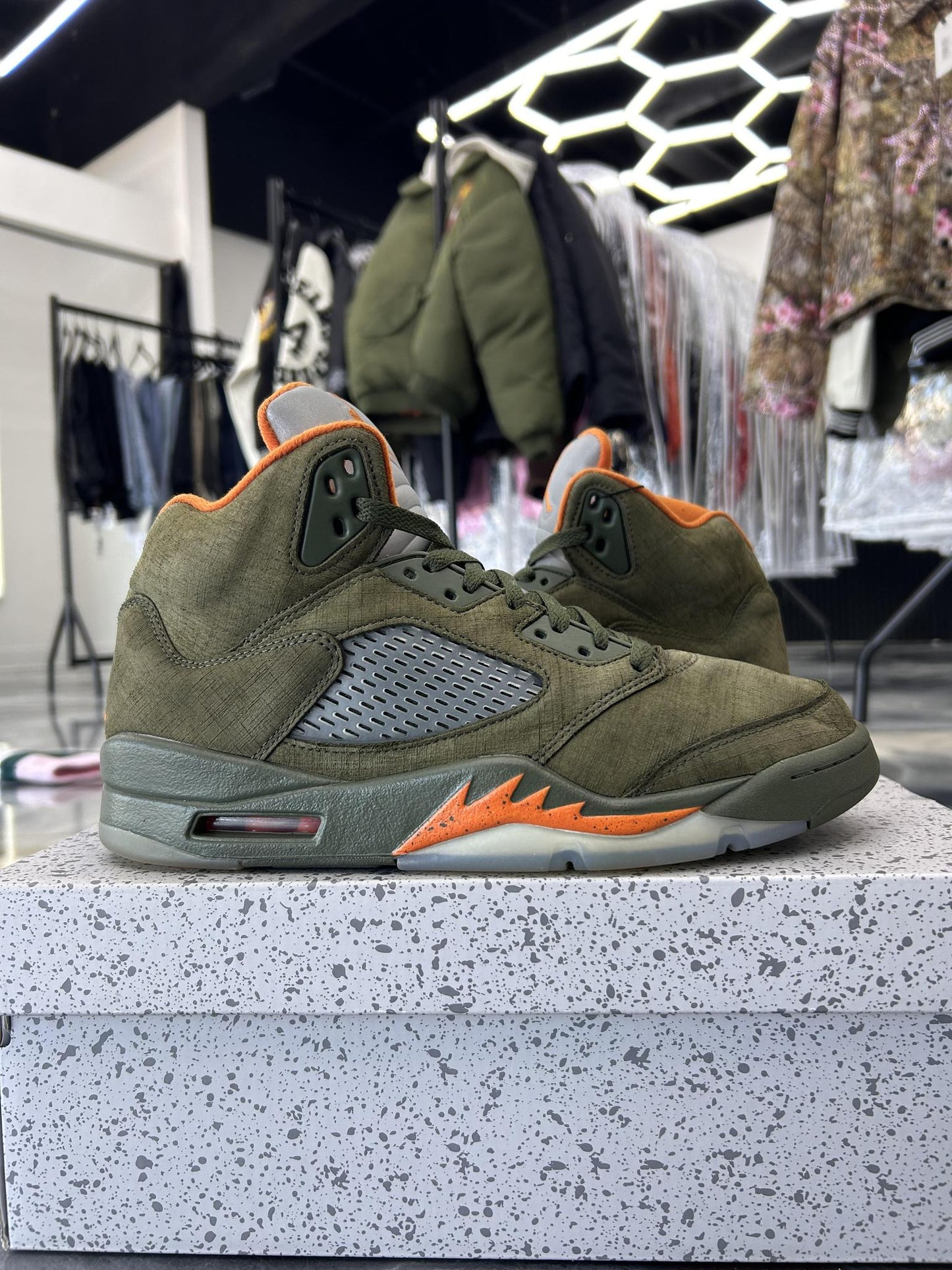 Jordan 5 "Olive" Used Size 9