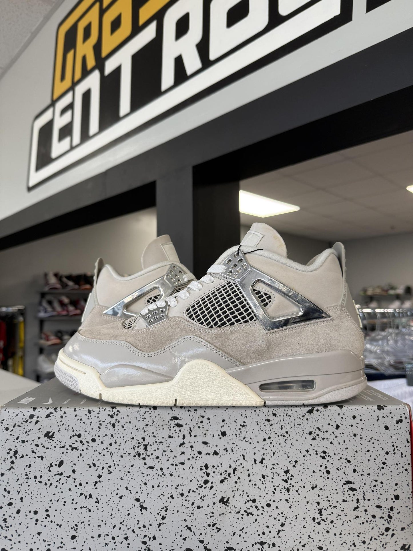 Jordan 4 "Frozen Moments" Used Size 8.5