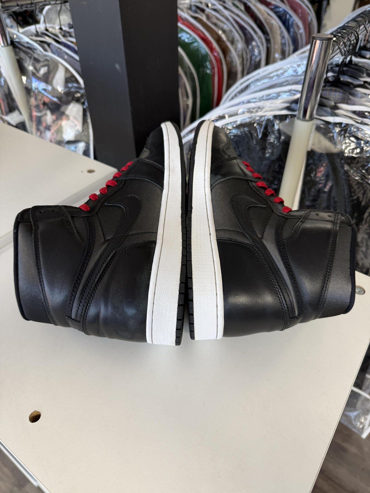 Jordan 1 Black Gym Red Used Size 12