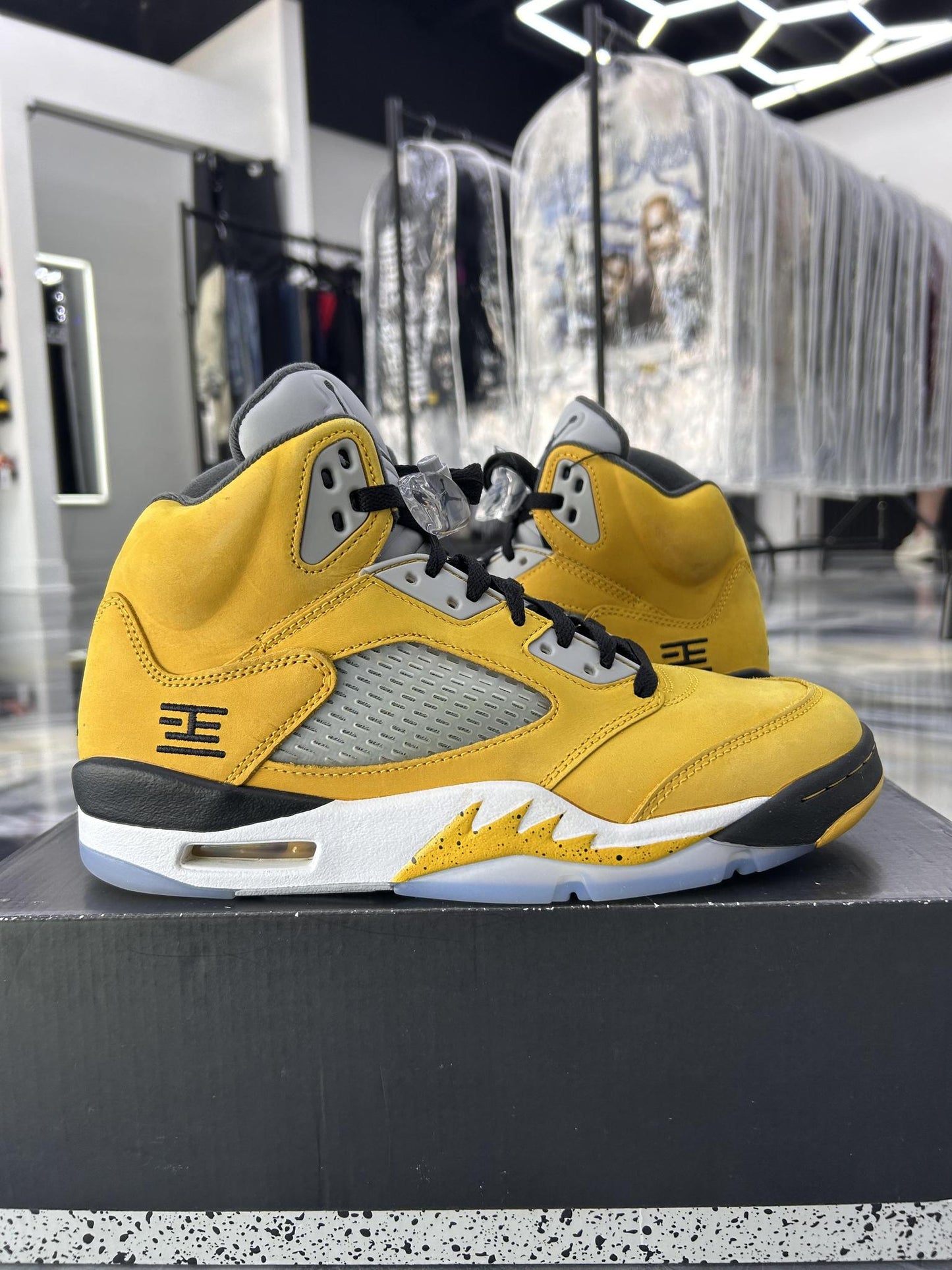 Jordan 5 "Tokyo" Used Size 9