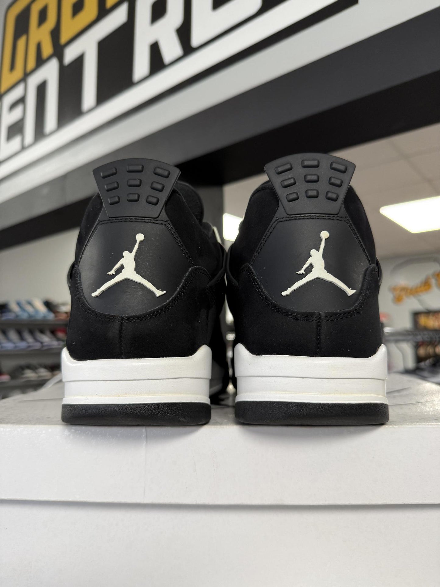 Jordan 4 "White Thunder" Used Size 12