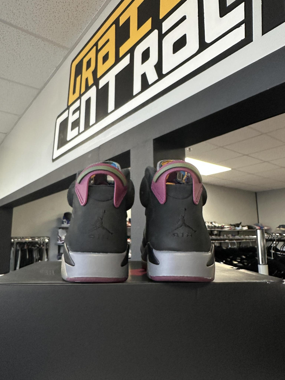Jordan 6 "Bordeaux" Size 8.5 Used