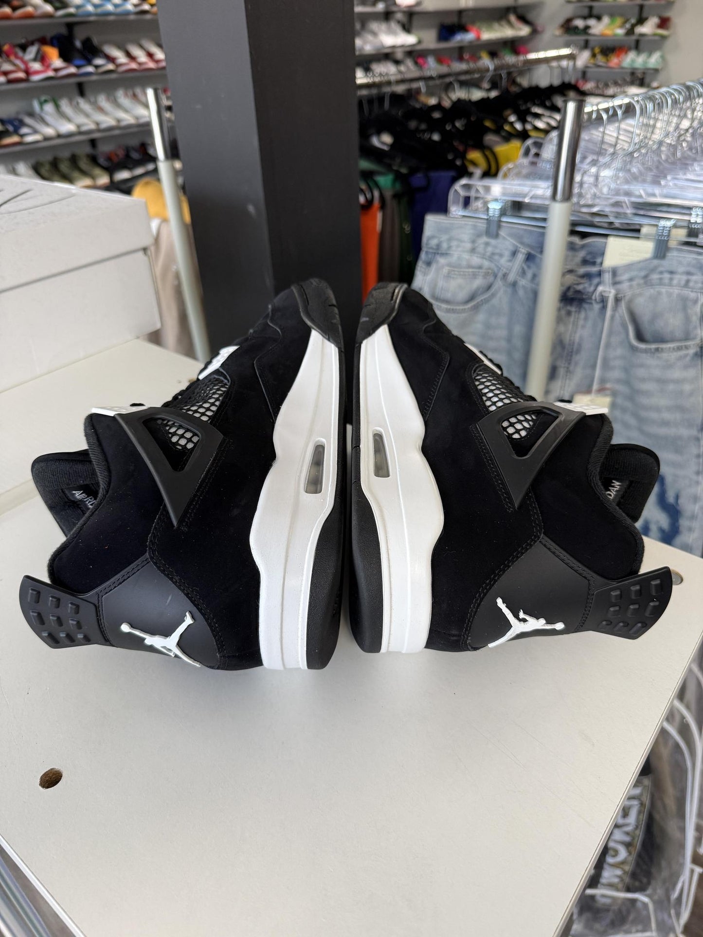 Jordan 4 "White Thunder" used Size 13