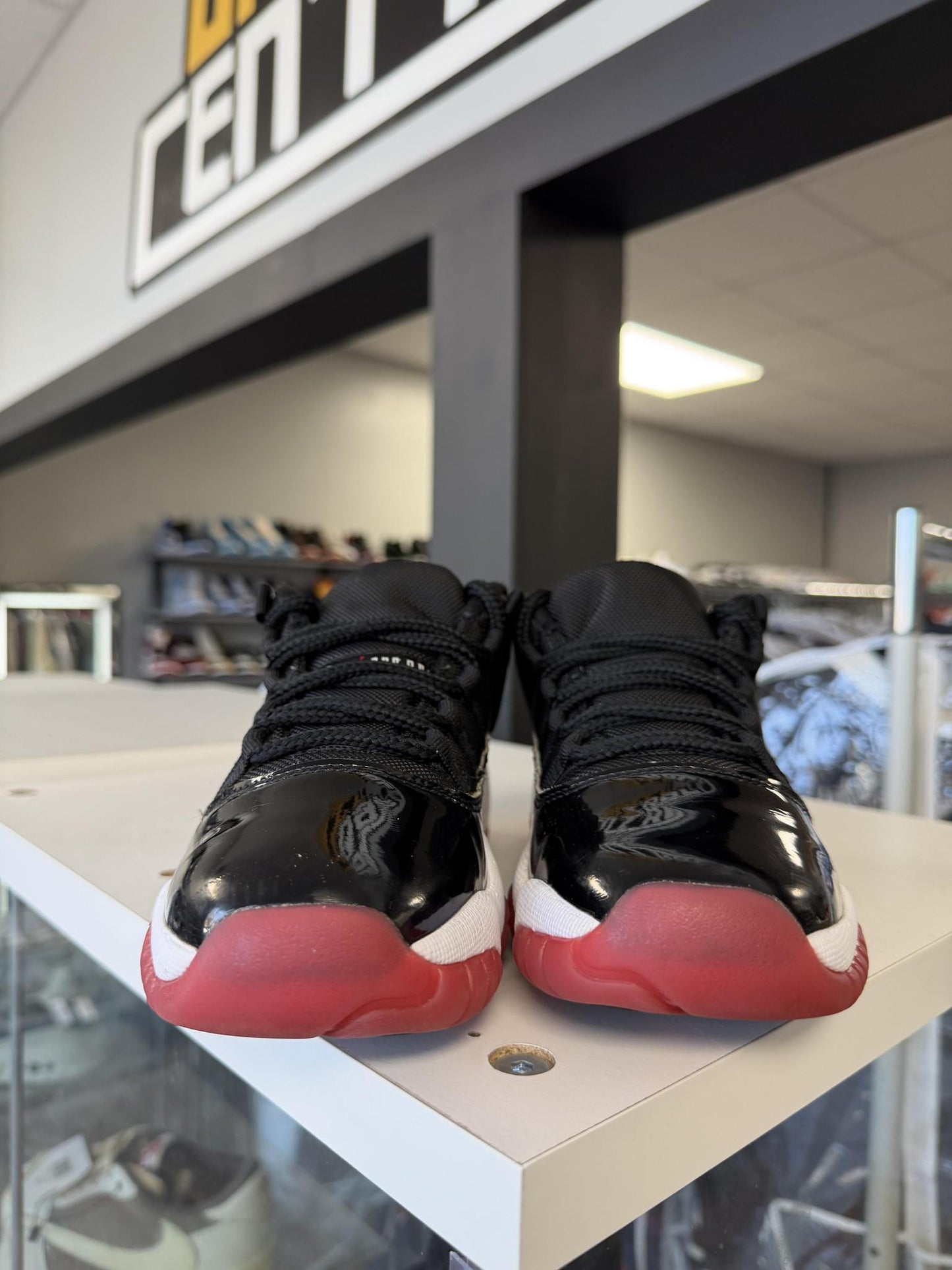 Jordan 11 Low "Bred" Used Size 4.5Y/6W