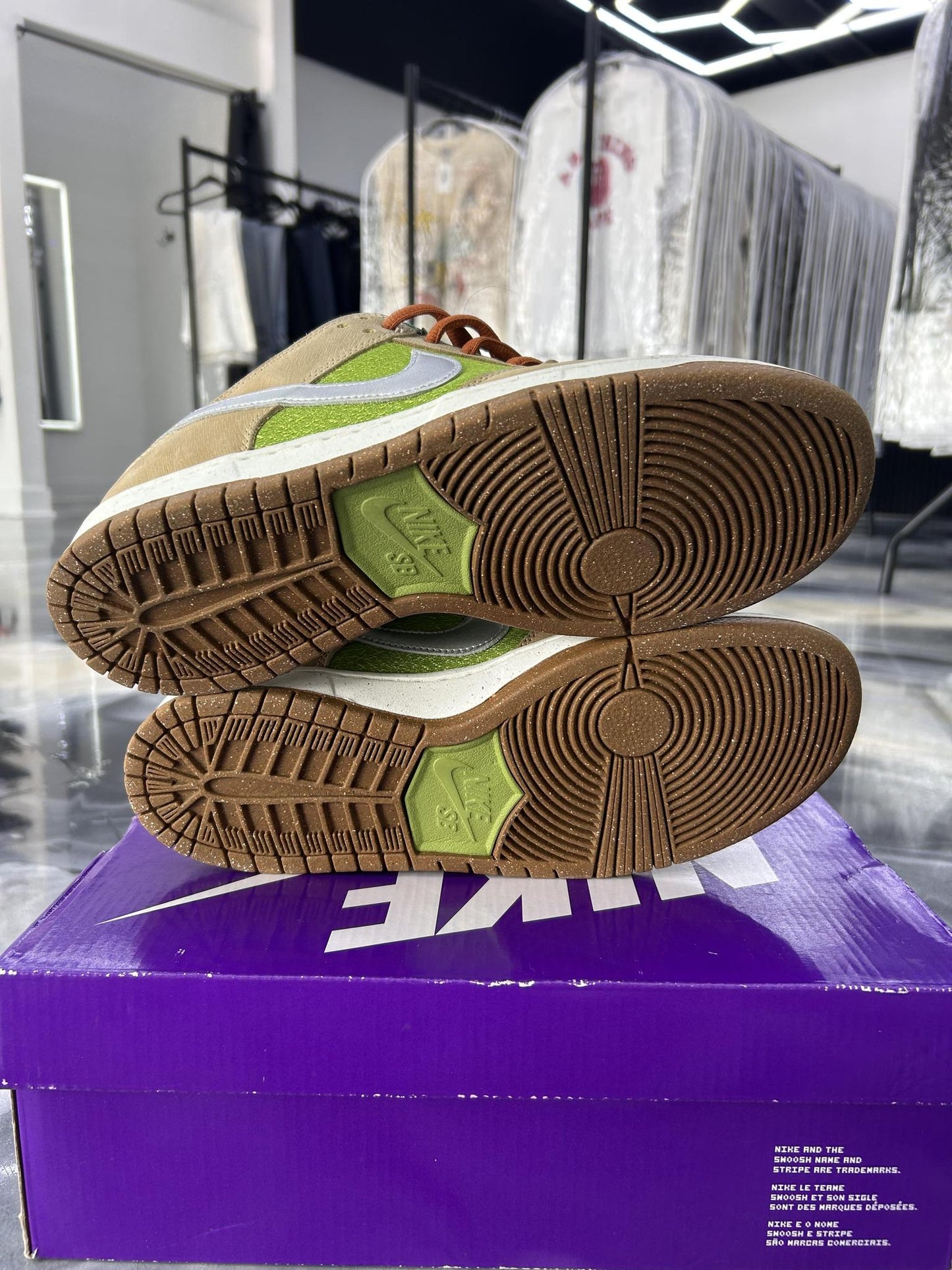 Nike SB Dunk Low "Escargot" Used Size 10.5