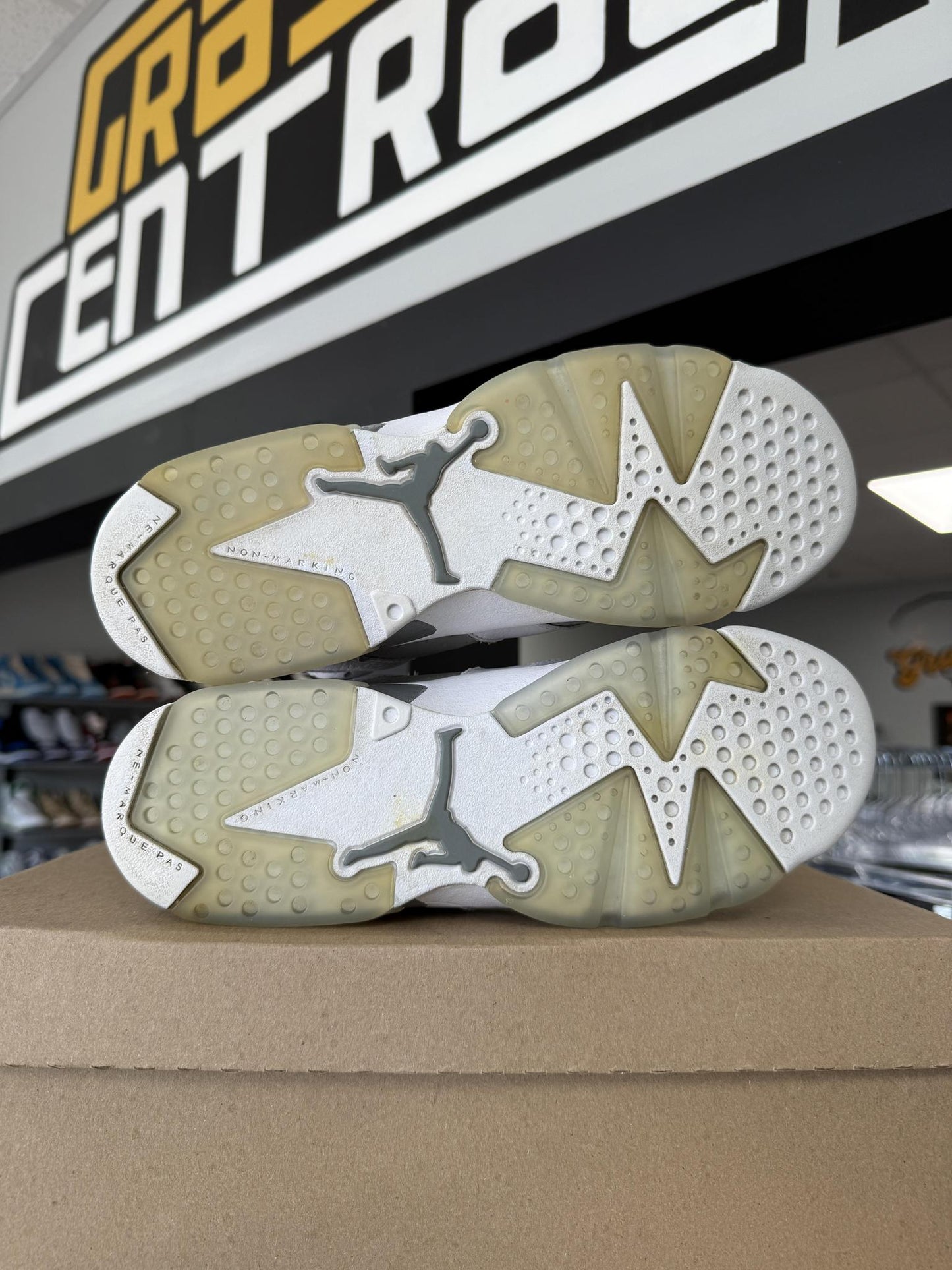 Jordan 6 "Cool Grey" Used Size 6Y/7.5W