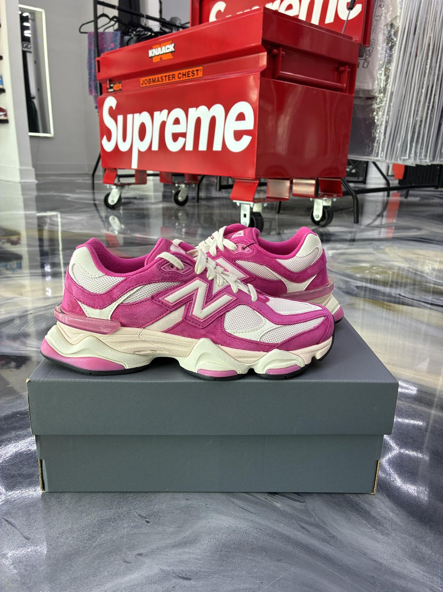 New Balance 9060 Fuchsia Pink Used Size 7Y/8.5W