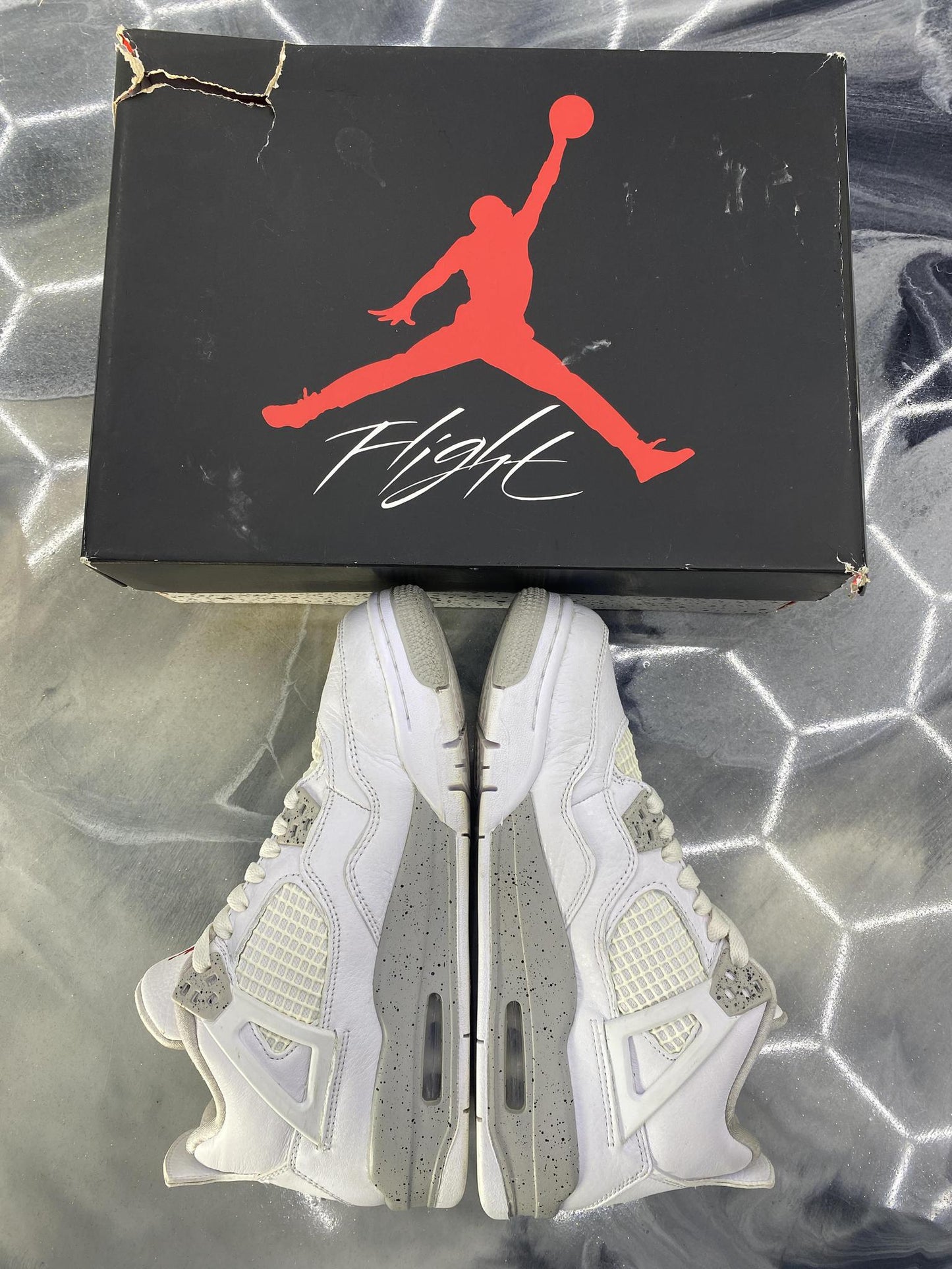 Jordan 4 "White Oreo" Used Size 7Y/8.5W