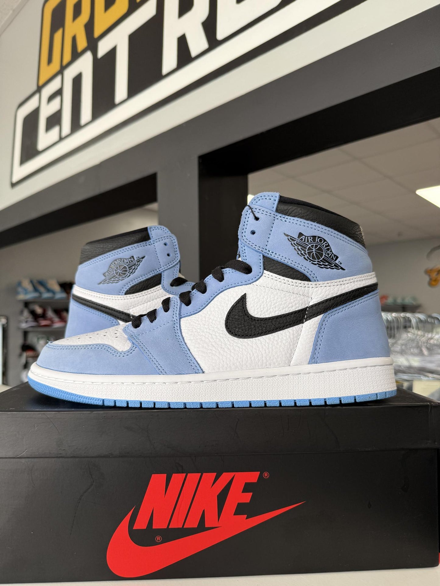 Jordan 1 "University Blue" Used Size 10.5