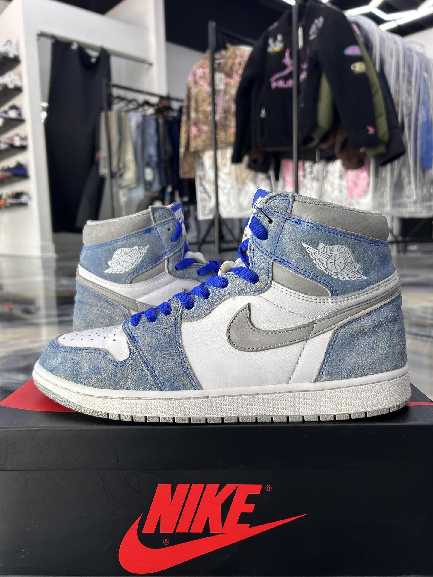 Jordan 1 "Hyper Royal Smoke Grey" Used Size 11.5