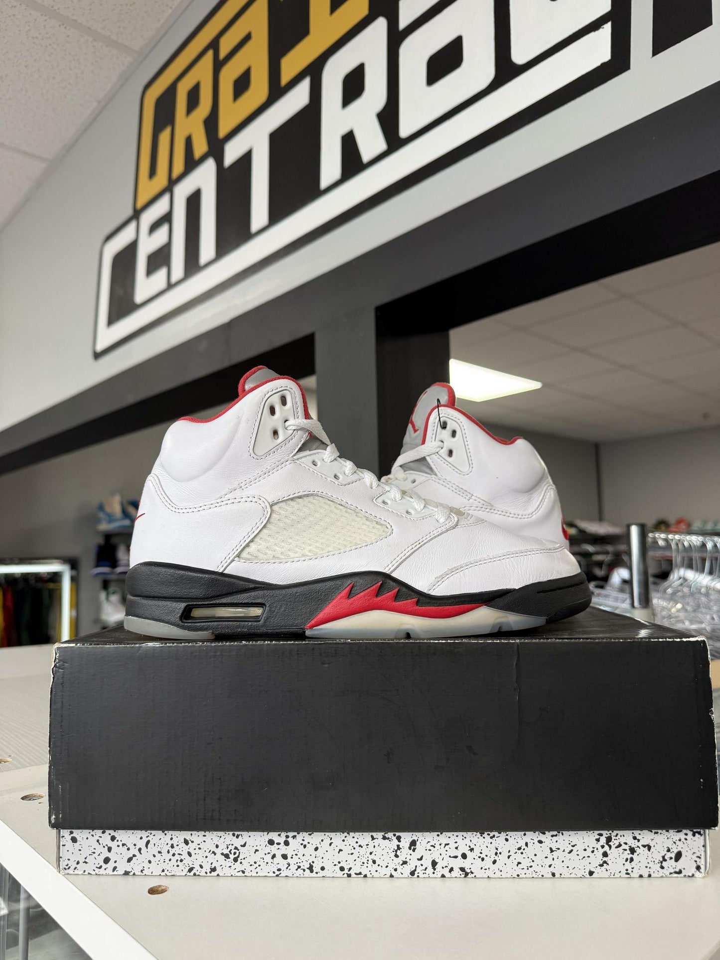 Jordan 5 "Fire Red Silver Tongue" Used Size 8
