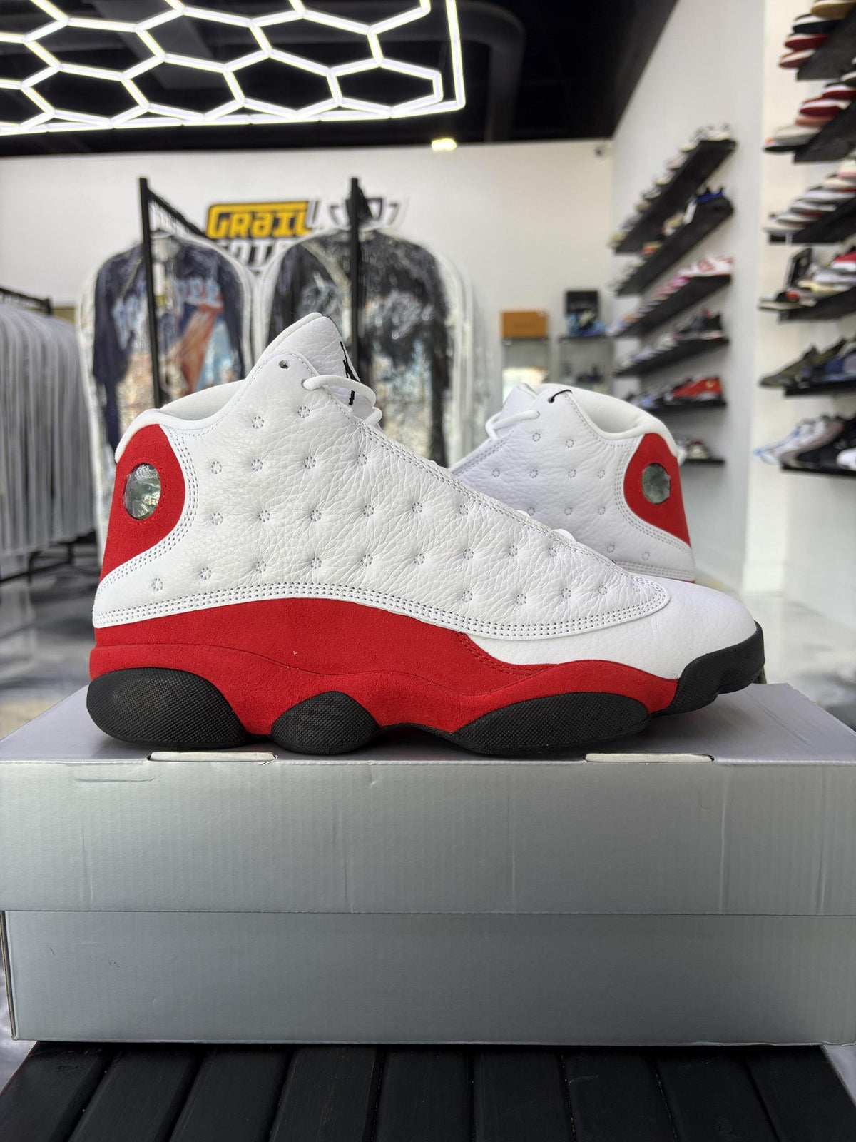 Jordan 13 "Cherry" Used Size 10