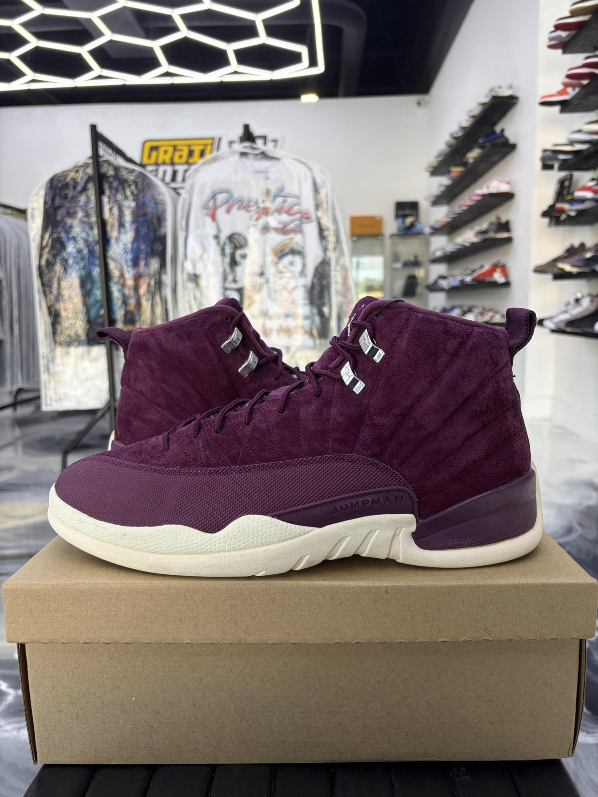 Jordan 12 "Bordeaux" Used Size 14