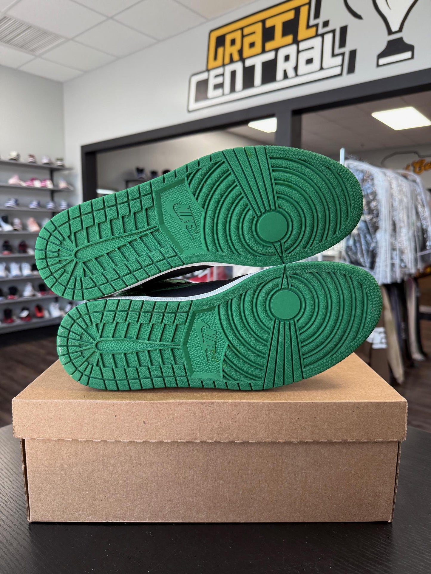 Jordan 1 "Pine Green 2.0" Used Size 12