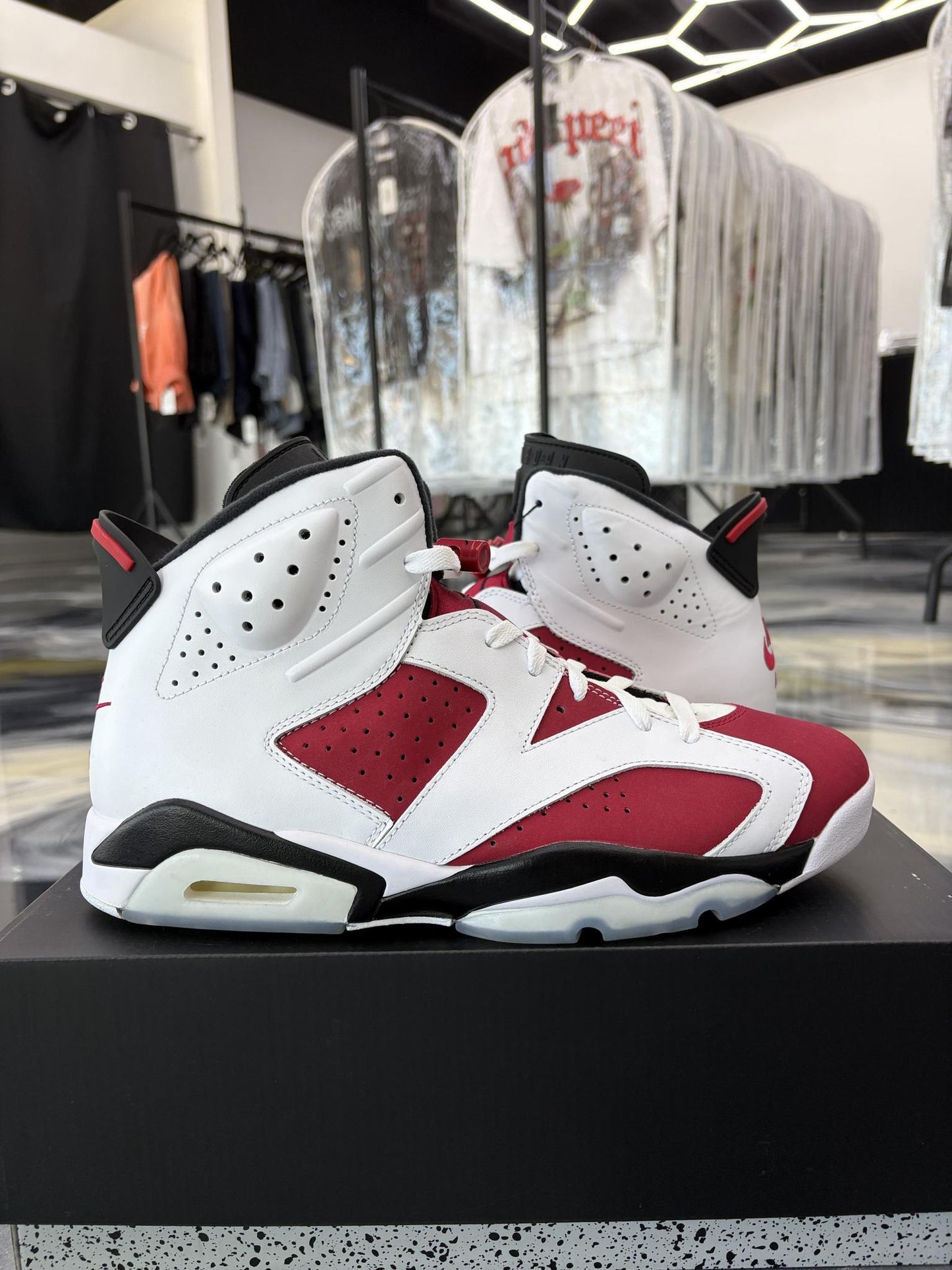 Jordan 6 "Carmine" Used Size 10.5