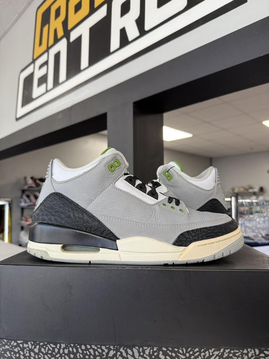 Jordan 3 "Chlorophyll" Used Size 9