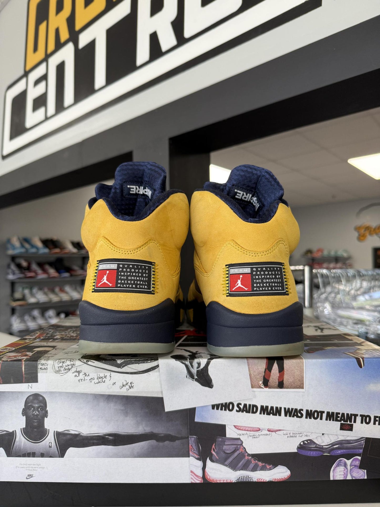 Jordan 5 "Michigan" Used Size 10