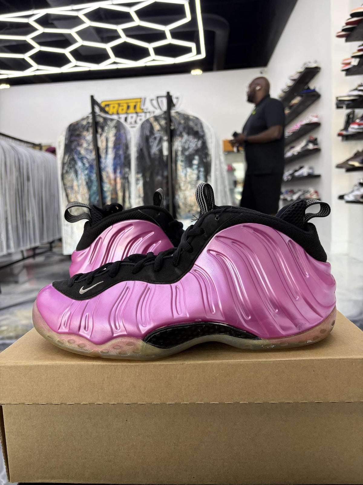 Nike Foamposite One "Pearlized Pink" Used Size 10.5