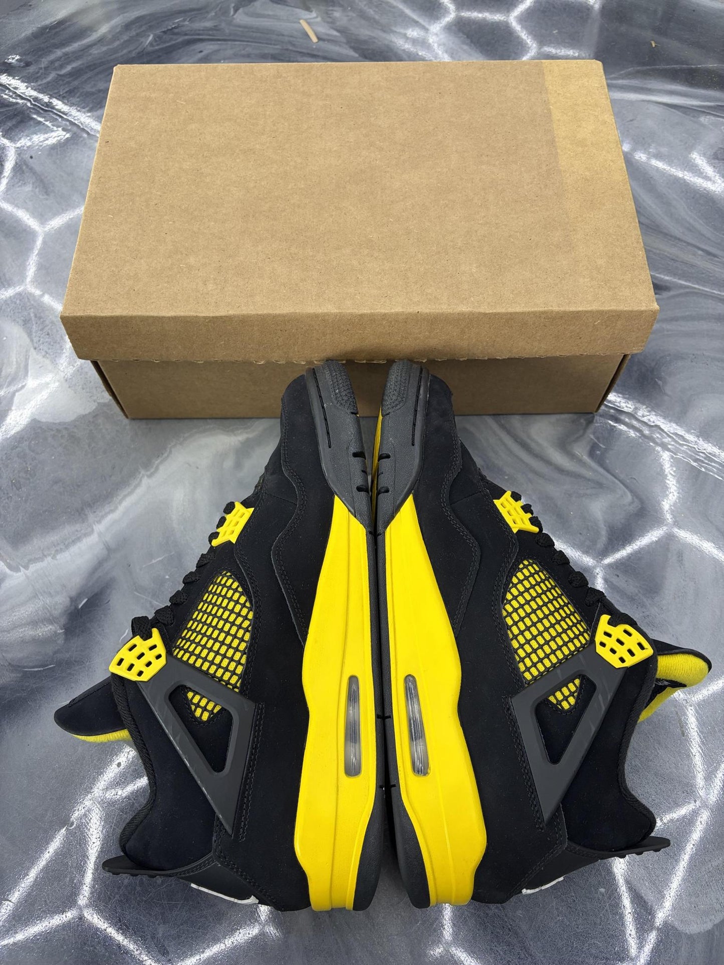 Jordan 4 "Thunder" Used Size 10.5