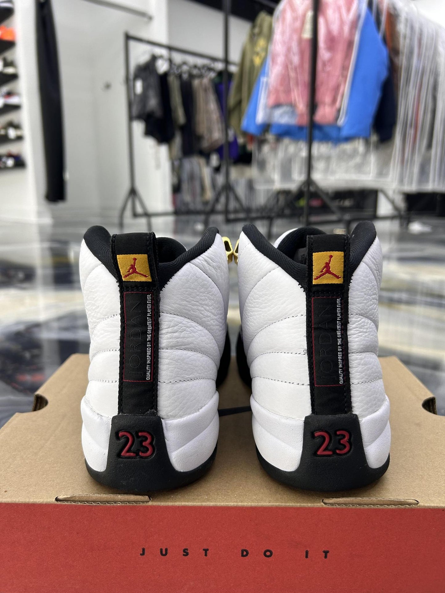 Jordan 12 "Taxi" Used Size 7Y/8.5W