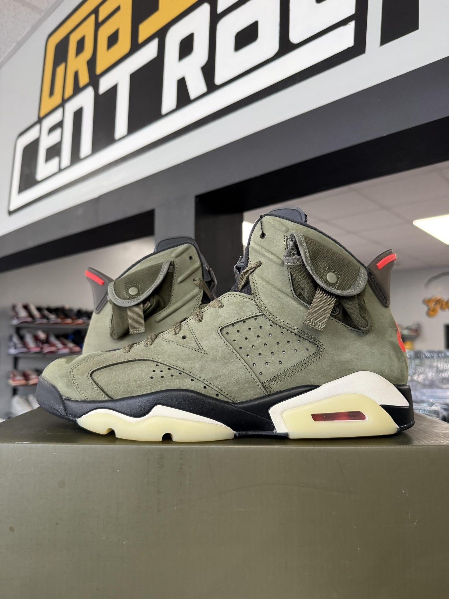 Jordan 6 X Travis Scott "Olive" Used Size 11