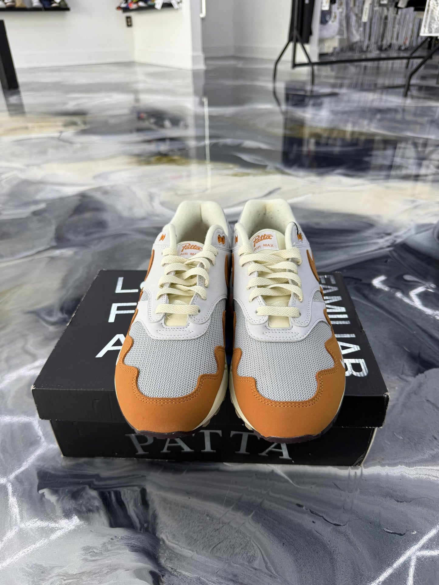 Nike X Patta Air Max 1 "Monarch Orange" Used Size 11