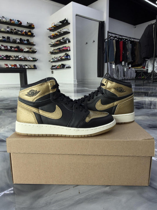Jordan 1 High Metallic Gold Used Size 6.5Y