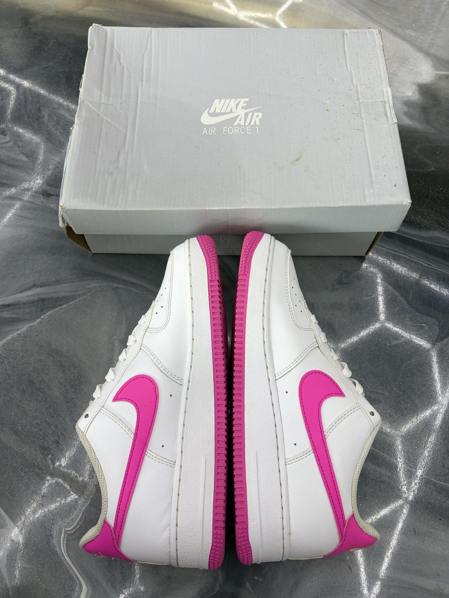 Nike Air Force 1 "Laser Fuchsia" Used Size 7Y/8.5W