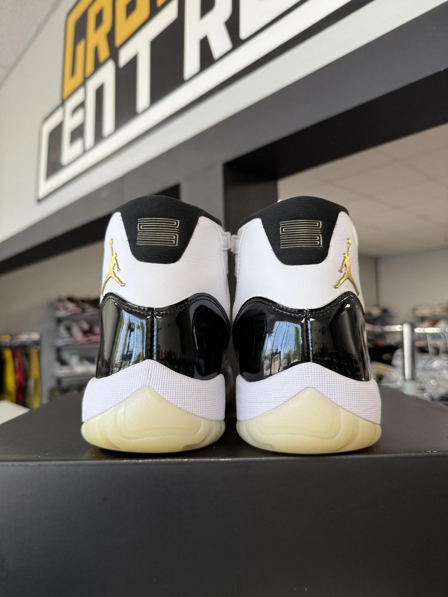 Jordan 11 "Gratitude" Used Size 9.5