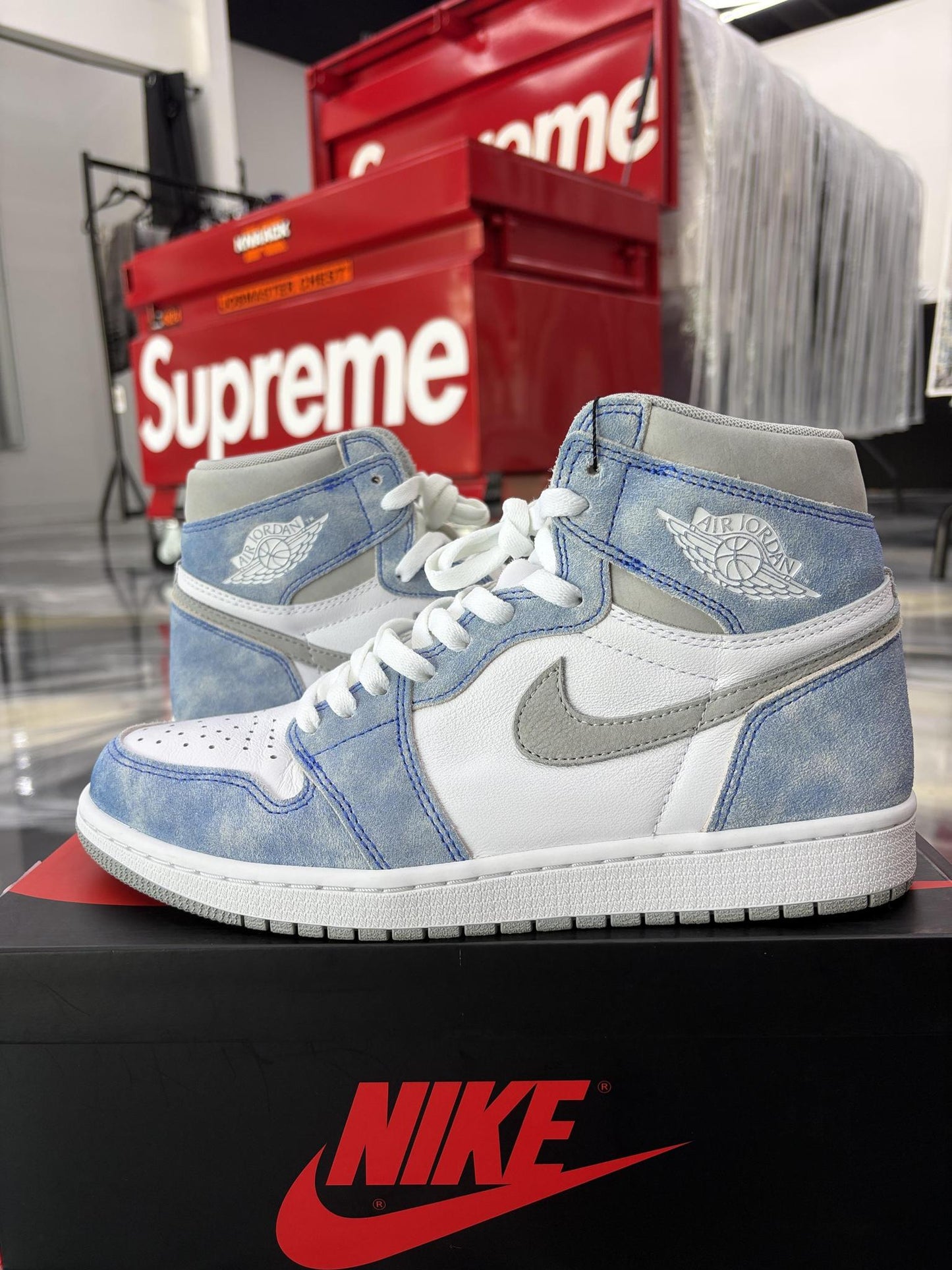 Jordan 1 "Hyper Royal" Used Size 9.5