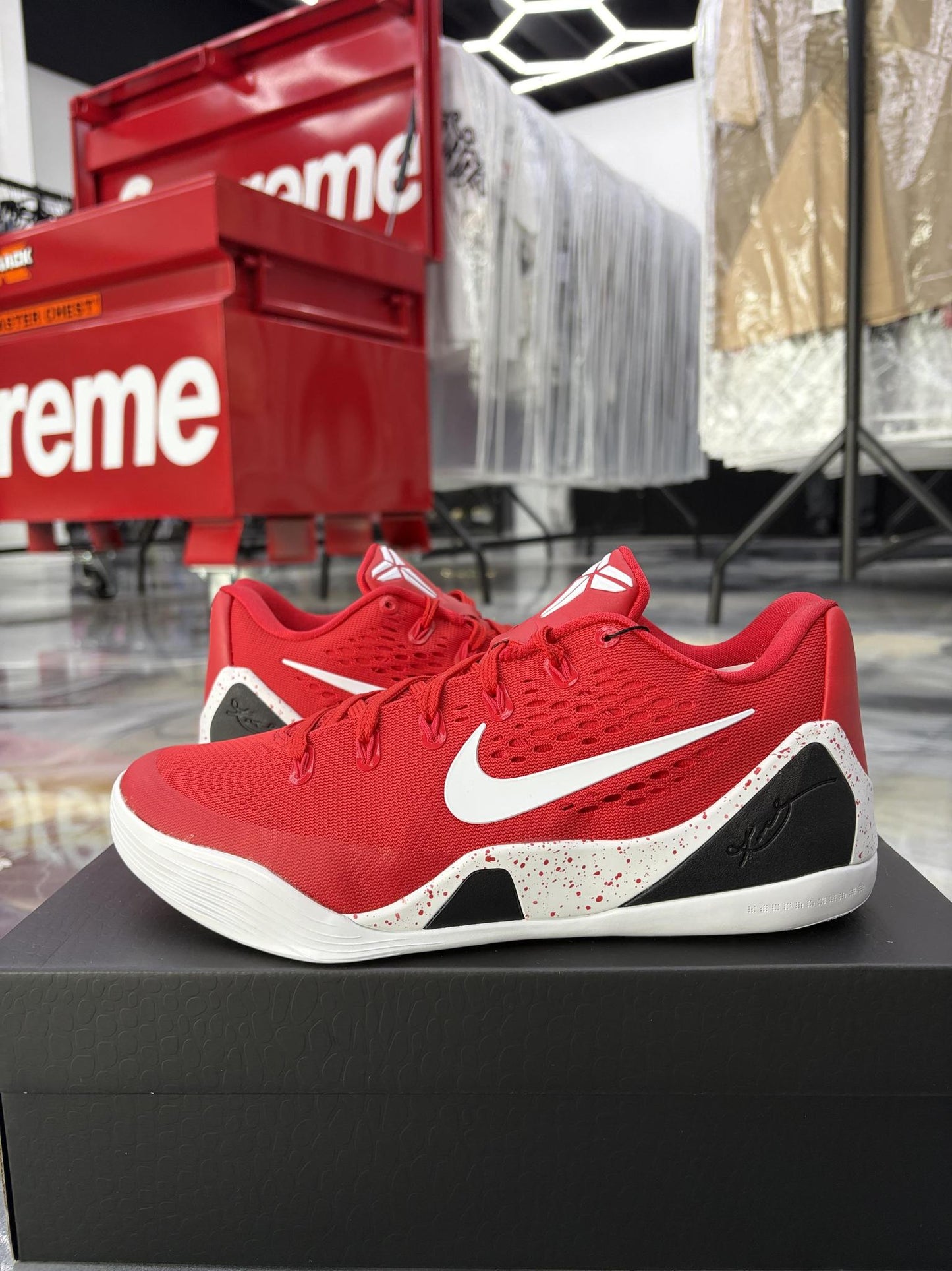 Nike Kobe 9 "University Red" Used Size 8