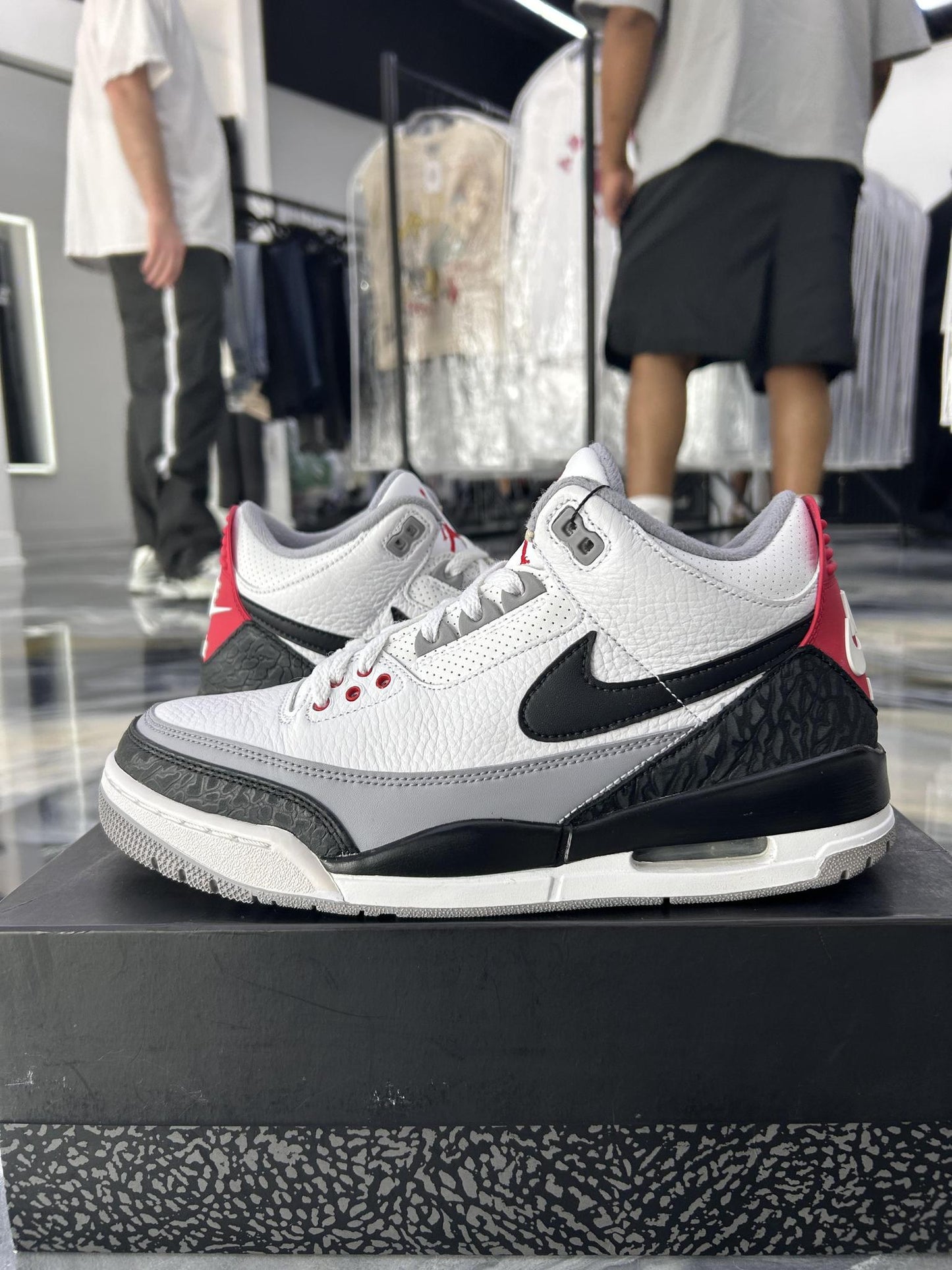 Jordan 3 Tinker "Black Fire Red" Used Size 9