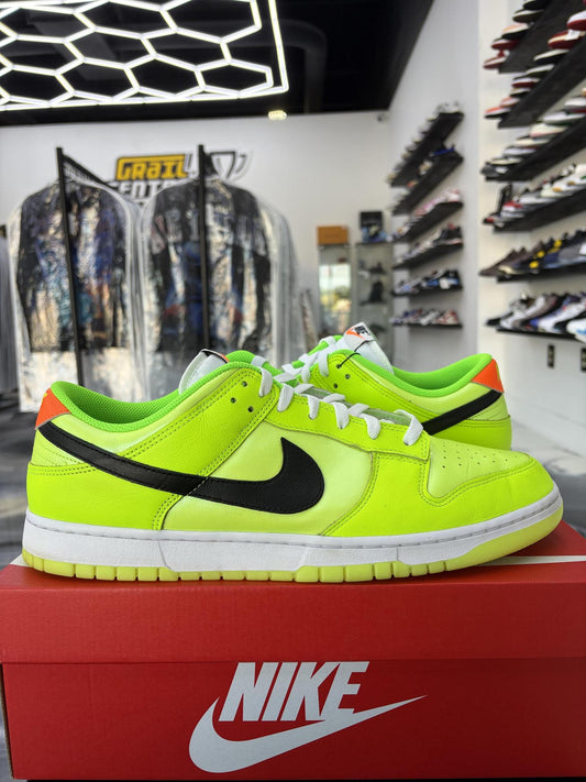 Dunk Low "Splash Volt" Used Size 15