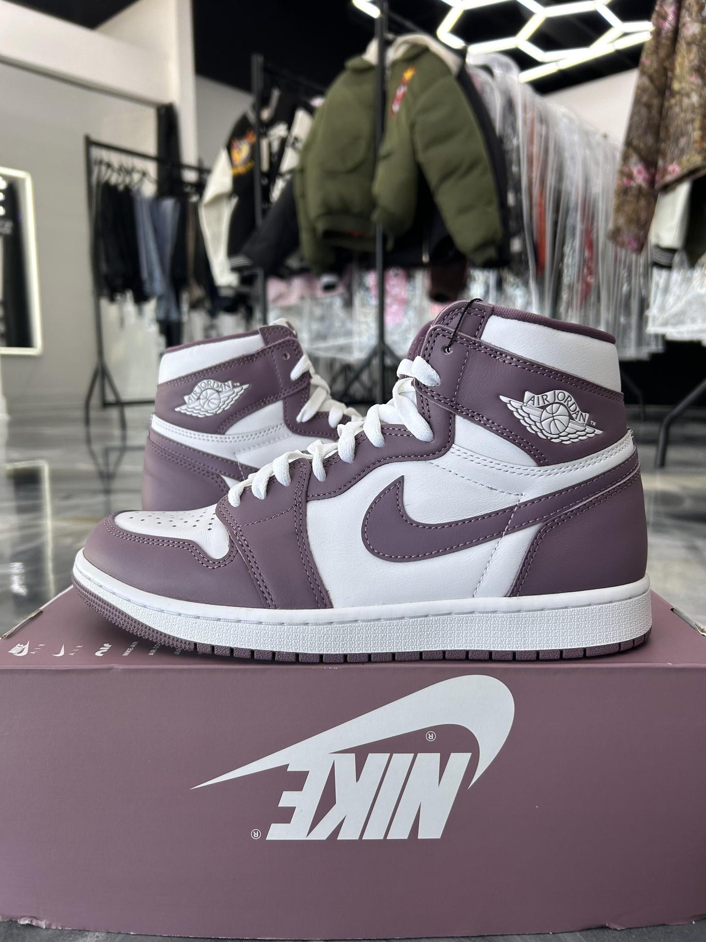Jordan 1 "Mauve" Used Size 9