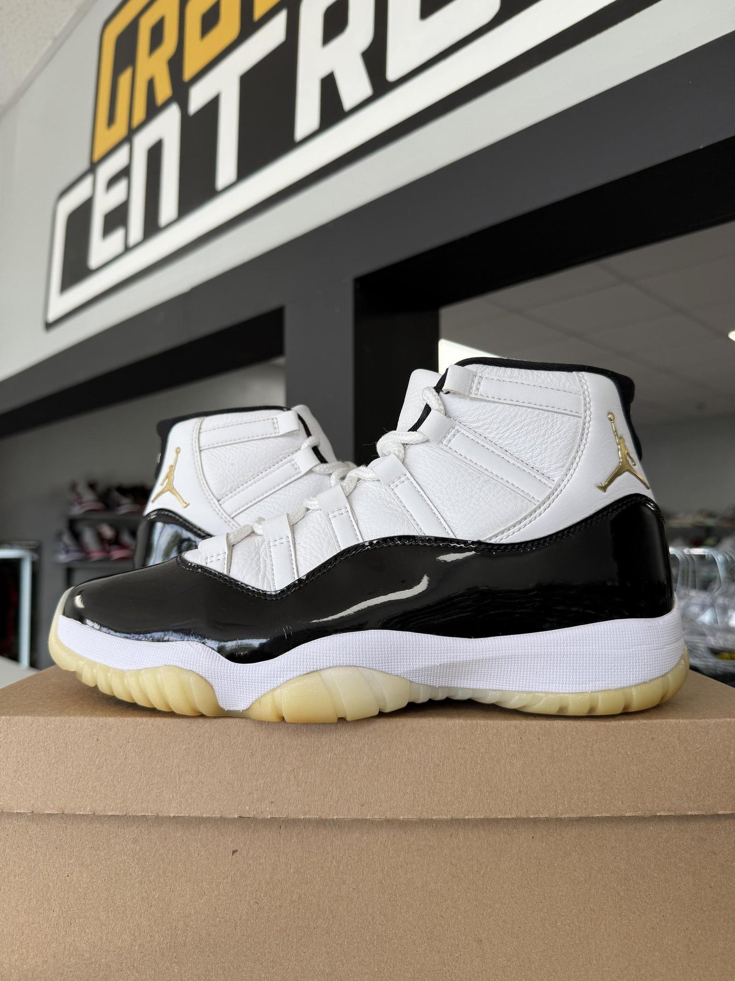 Jordan 11 "DMP Gratitude" Used Size 9
