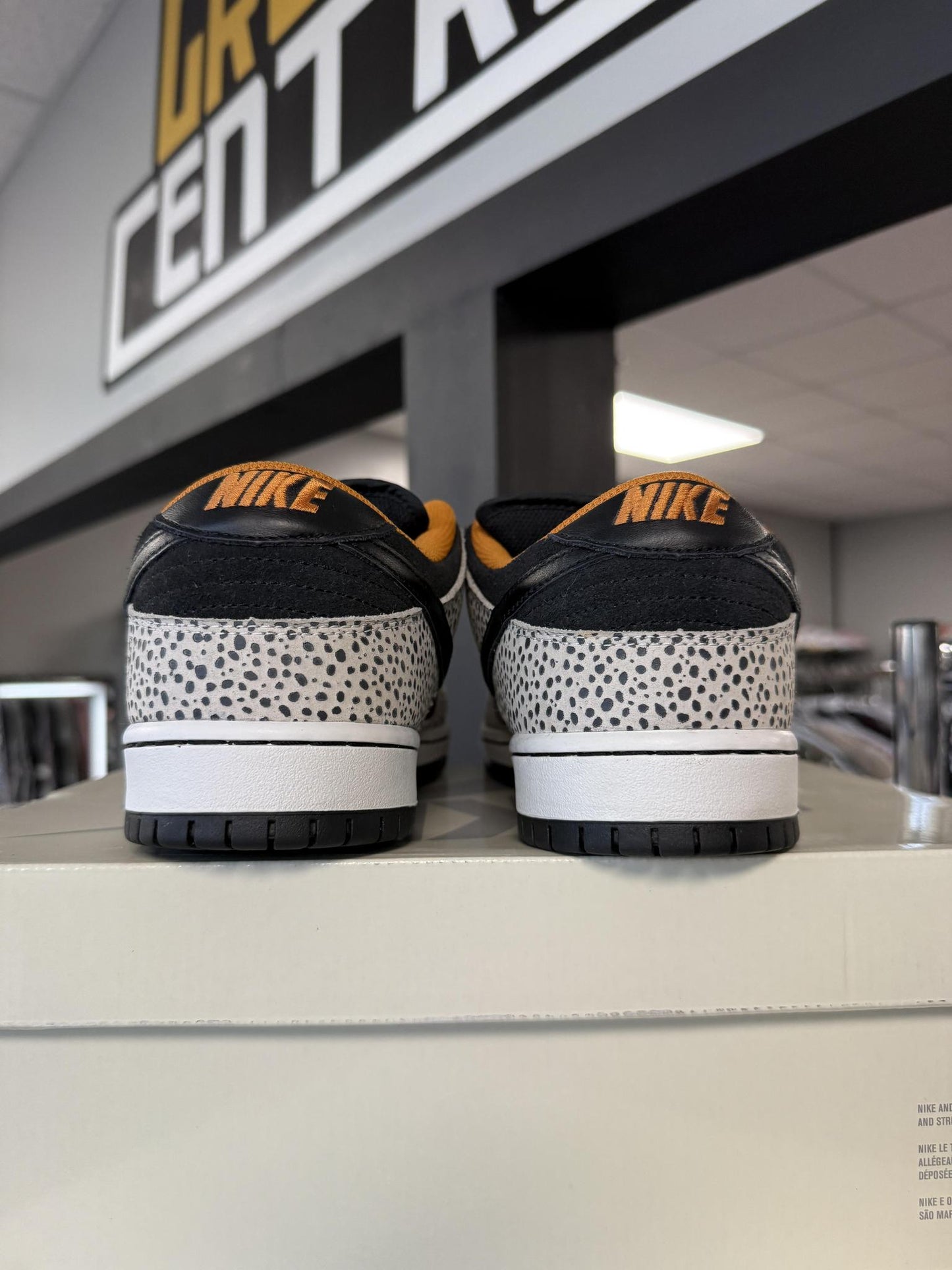 SB Dunk Low "Olympic Safari" Used