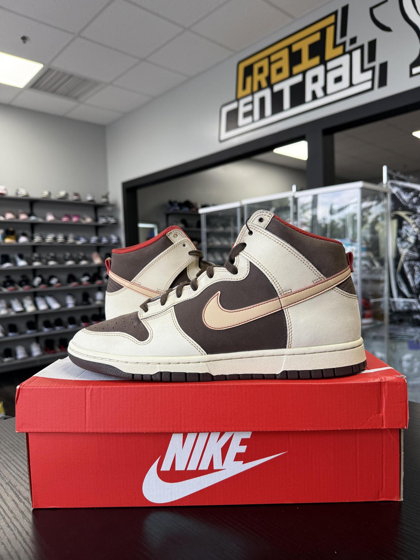 Dunk High "Baroque Brown" Used Size 11.5