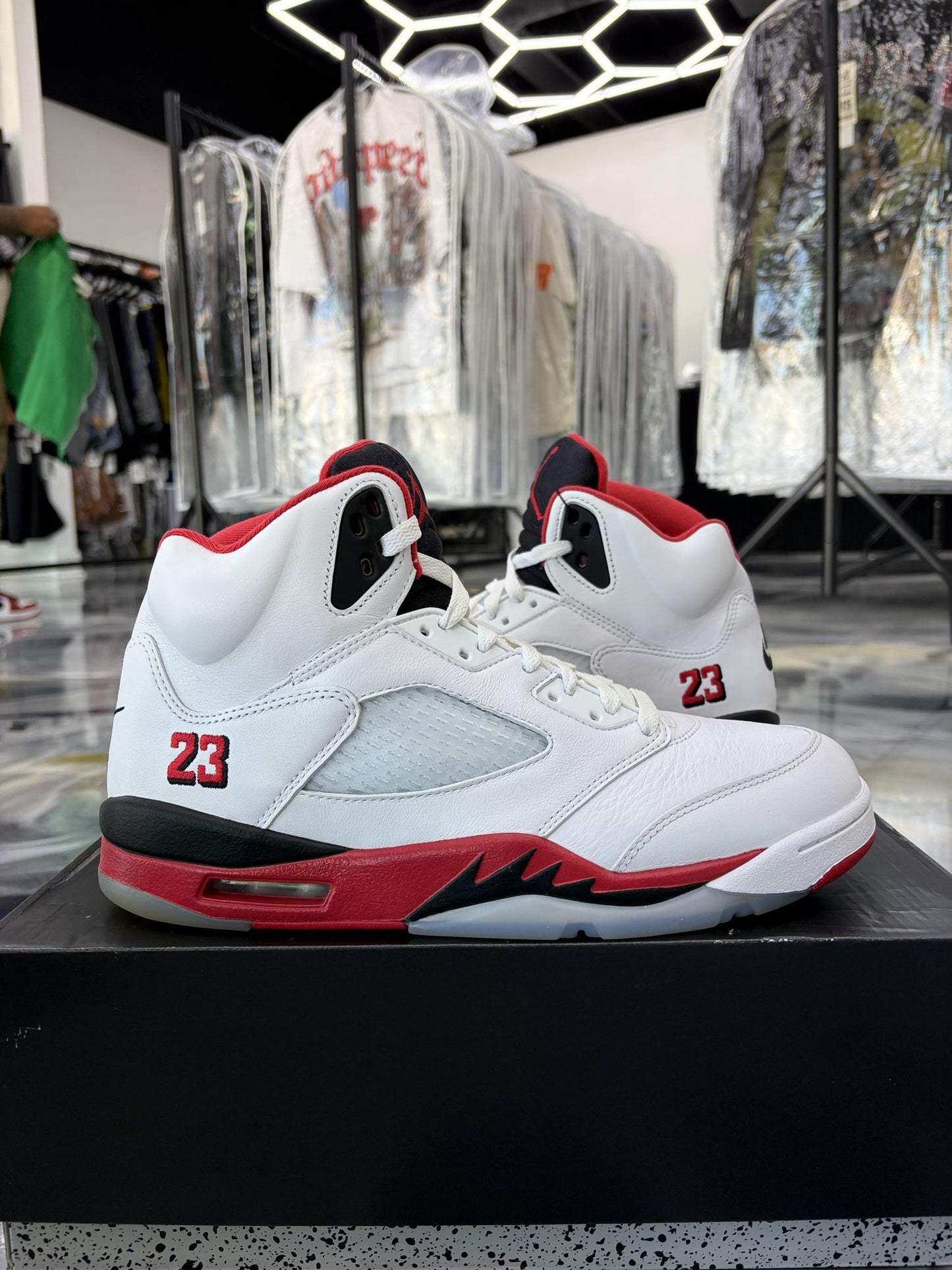 Jordan 5 "Fire Red" Used Size 11.5