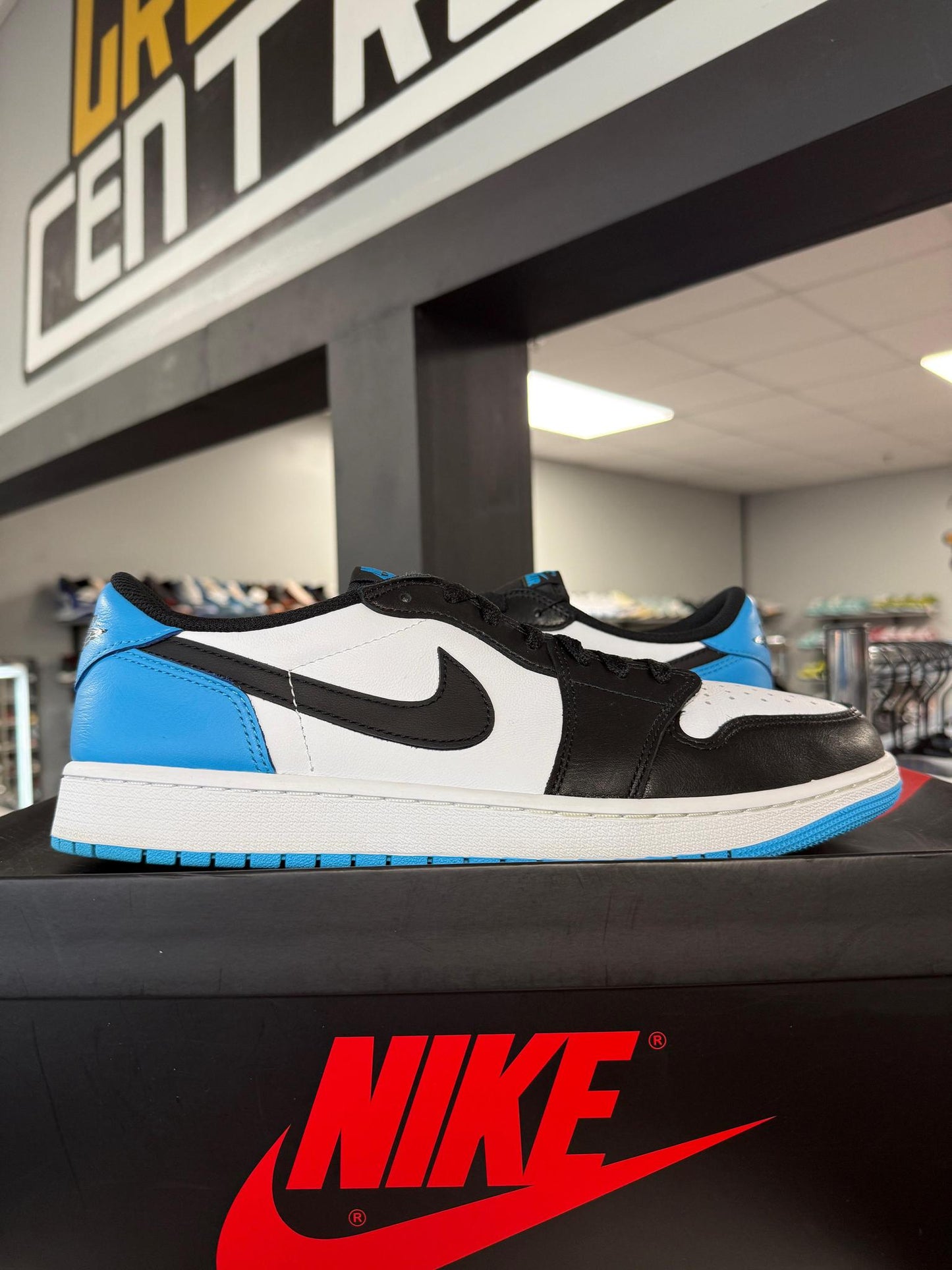 Jordan 1 Low Powder Blue Used Size 12